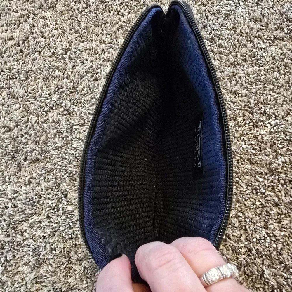 Tumi delta amenity